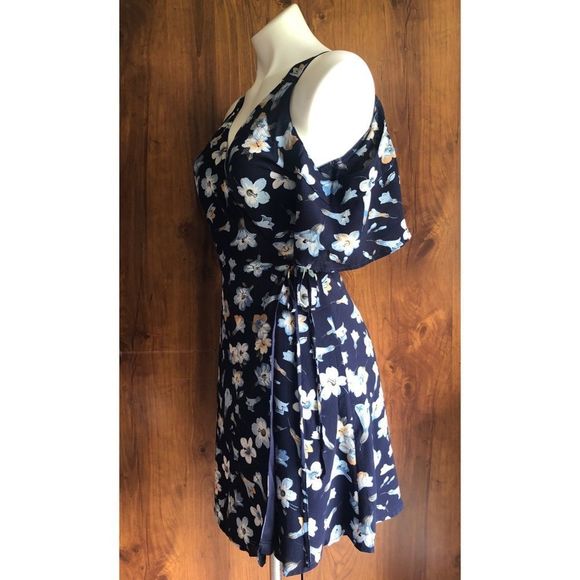 🆕 Miami Floral Cold Shoulder Wrap Dress - Picture 4 of 7